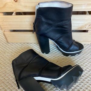 Platform boots Vic matie Size 37